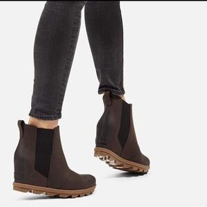 Sorel Joan of arc Wedge Chelsea's  Brown Ankle platform perfect condition Boots